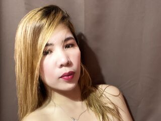 live cam girl KizzyBarreto