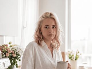 camgirl shaving pussy LanoraZottola