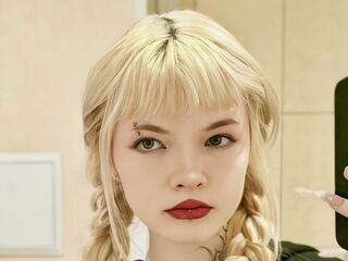 camwhore masturbating with sextoy LatashaLafevre