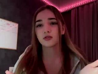 nude webcamgirl picture LaurynKendell