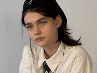 jasmin sexshow picture LeannMolineaux