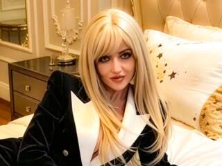 hot cam girl masturbating with vibrator LexieSellene