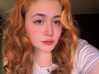 camgirl masturbating with dildo LiliPlishi