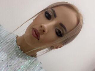 camwhore fingering shaved pussy LillySun