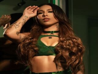 naked girl with live cam LilyHarpers