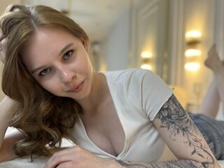 camgirl spreading pussy LilyMouss