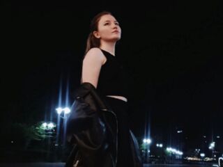 fingering girl webcam picture LinnAverbach