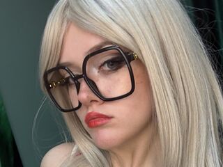 hot cam girl fingering shaved pussy LityPink