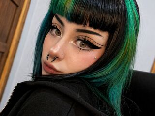 naked girl with webcam masturbating with vibrator LolaGraves
