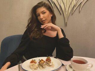 babe LorettaClutter