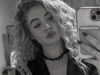 girl fingering shaved pussy LucilePapke