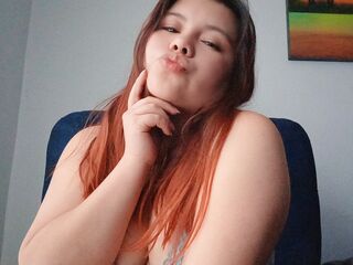 free chatroom LucyPetit