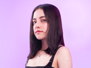 naked webcamgirl LunaBelleth