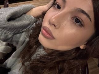 naked girl with webcam masturbating with sextoy LynetteLavoie