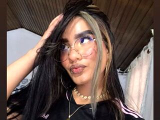 hot cam girl spreading pussy MadissonVerdez