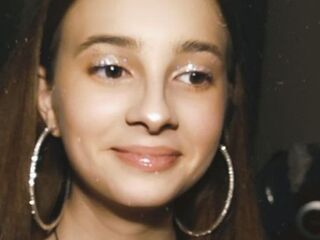 naughty camwhore ManieLaverne