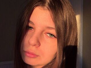 cam girl playing with dildo MargarettJohns