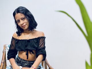 masturbating webcam girl MarthinaLestrang