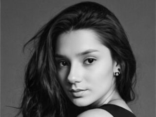 cam girl masturbating with vibrator MaybelleMenjes