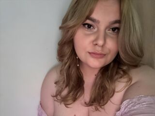 hot naked camgirl MeganDarcy