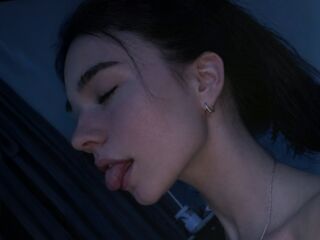 camgirl MelbaStraub