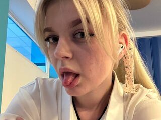 flirt chat room MiaGarbet