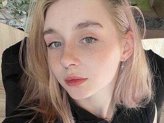 naughty cam girl fingering pussy MiaMerek