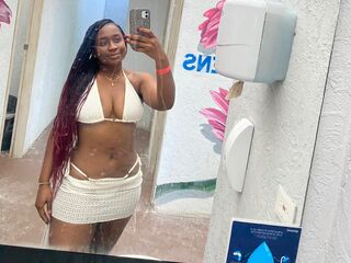 naked cam girl masturbating with vibrator MishelDaza