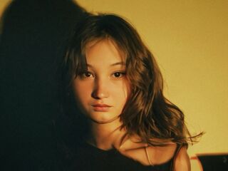 hot camwhore MonaArrowsmith