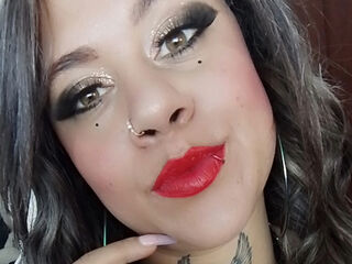 camslut fingering shaved pussy MonicaMiranda