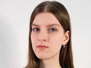 girl webcam show MyrtieKatula