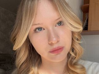 naked camgirl masturbating with dildo NanceyMonteverde