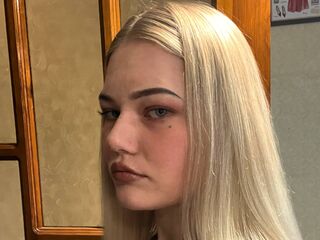 hot cam girl masturbating with dildo NicolynMoore