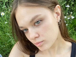 naughty cam girl masturbating with dildo NoeliaMeara