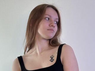 cam girl playing with vibrator PatricaWieloch