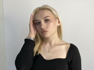 cam girl showing pussy PaulinePedrotti