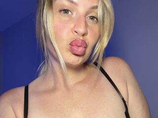 webcam bitch chatroom PeachyyBunnyy