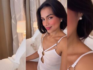 topless girl PerlaMoonroe