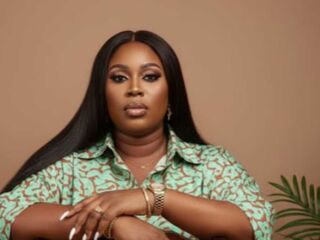 camslut showing tits RitaBrown