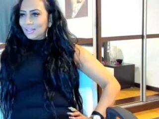 hot strip tease cam RoxanaCara