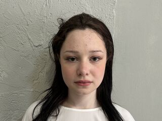 naked camgirl photo SallyMilton