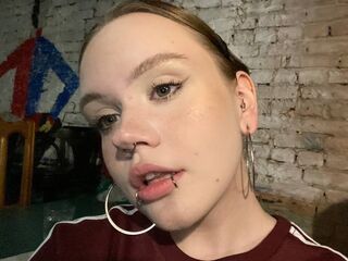 naked girl with webcam masturbating with vibrator SaraKnights