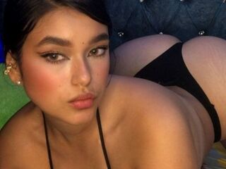 naked camgirl masturbating with vibrator ScarletSimonz