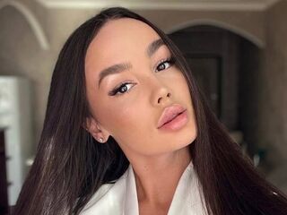 topless webcam girl SimaAzeem