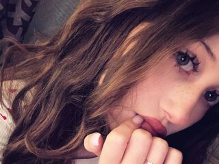 camgirl playing with dildo SimonaHaley