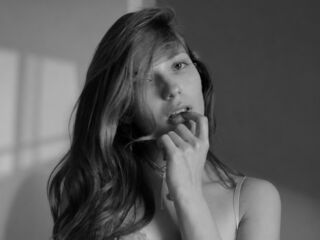 camgirl fingering pussy SophieLix