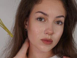 girl chat room StarrAgustine