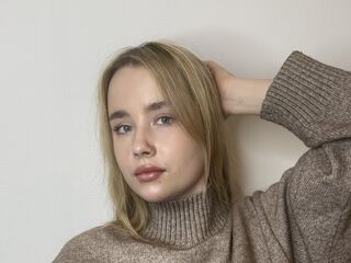 camgirl masturbating with vibrator TeishaCaram