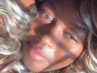webcam strip tease show TessaJohnson