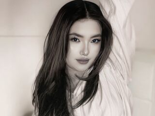 camslut showing tits ValeriaEclaire